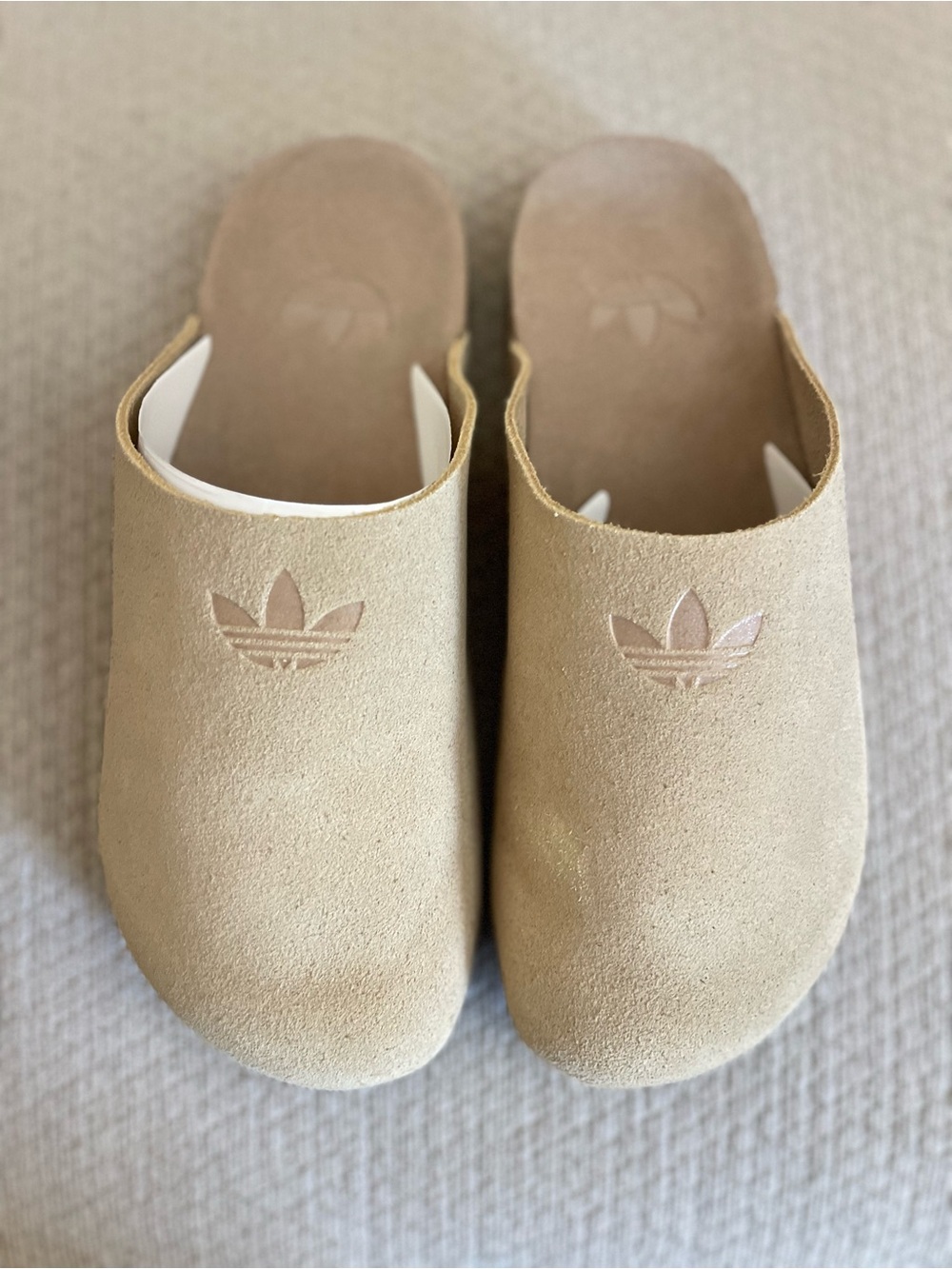 Size 8m (9 women) - Adidas Adimule Slides Core Black Gum JQ4367 Unisex BRAND NEW - Picture 2 of 8